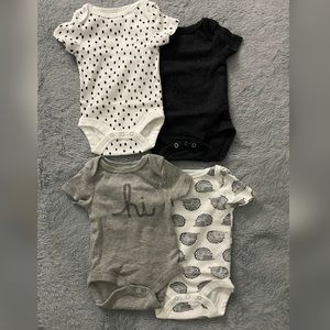 Cloud Island Short Sleeve Bodysuit - Newborn